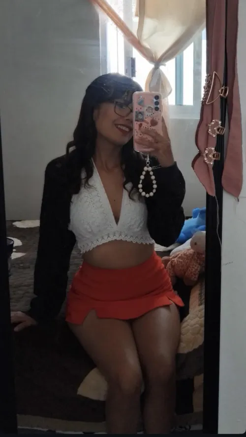 Que les parece su faldita