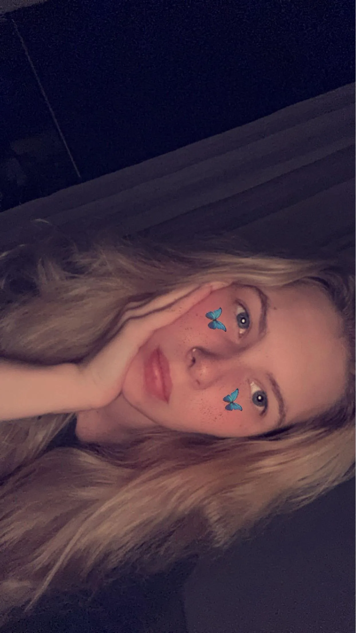 Waiting for the ‘sended goddess’ so i can make you feel small 🤏🏼💅🏽