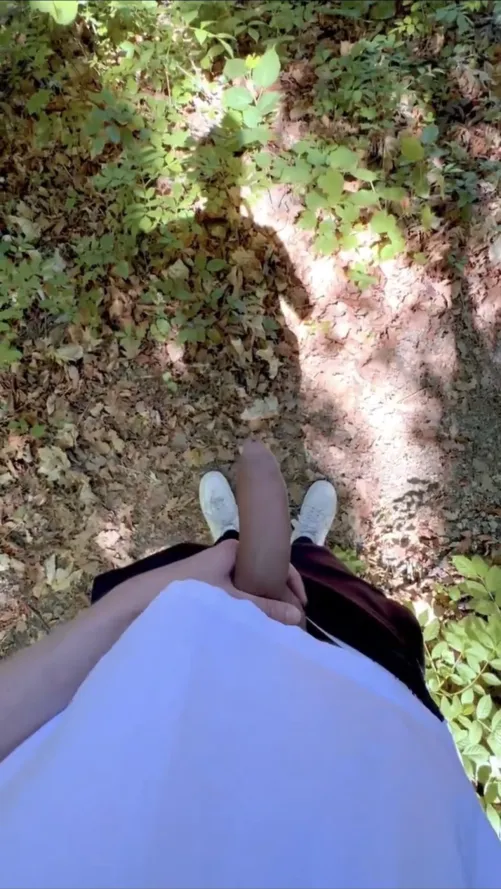 A little breeze on my cock 🍆🌳