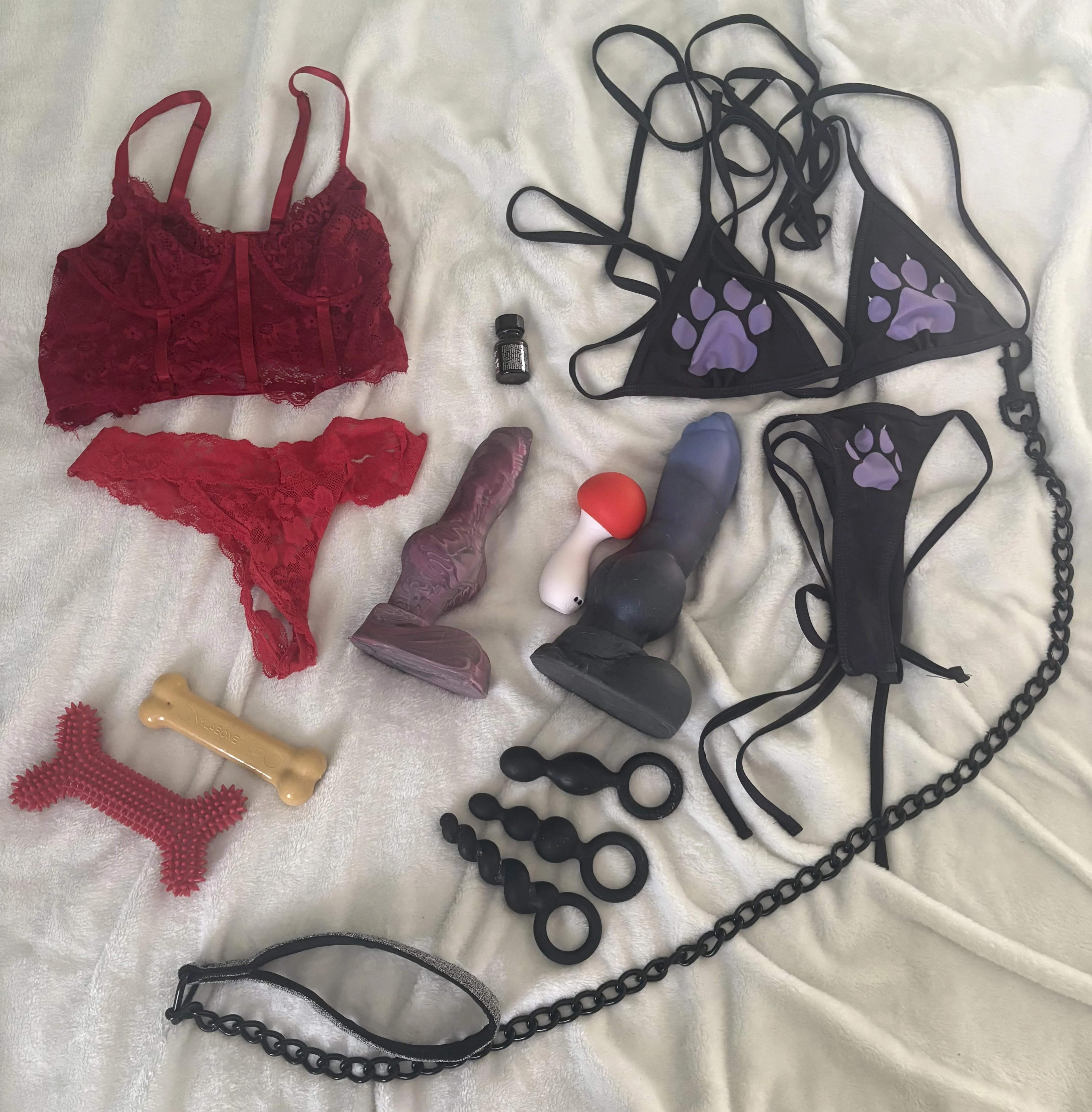 SELLING custom vids pics sexting + 3 videos for the next 6 hrs!