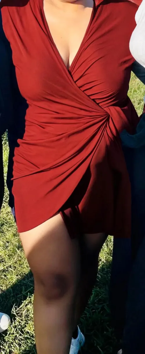 Serving legs, curves, and a little trouble. Don’t say I didn’t warn you 😘