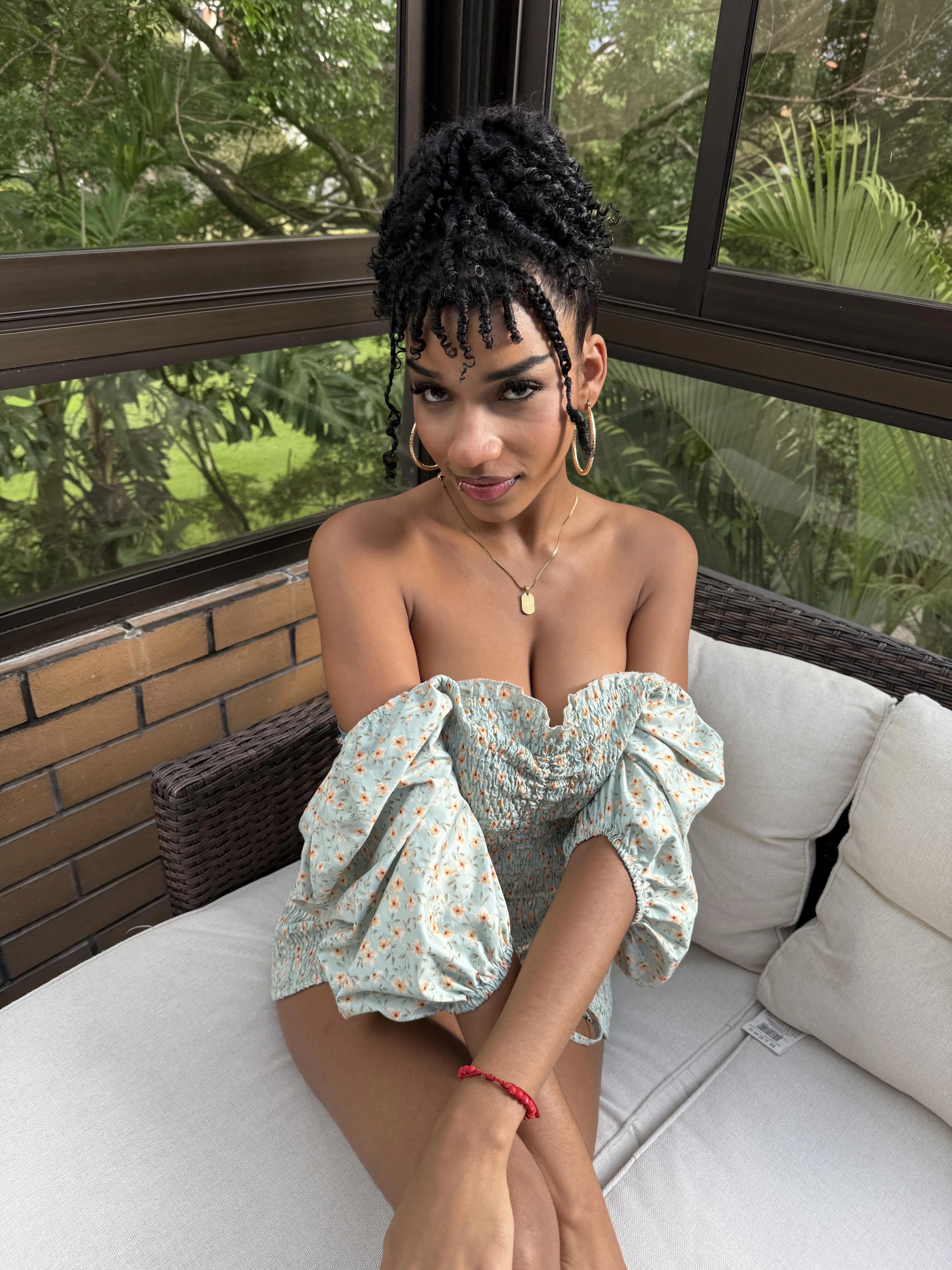 Will udate a cute but feral Latina like me