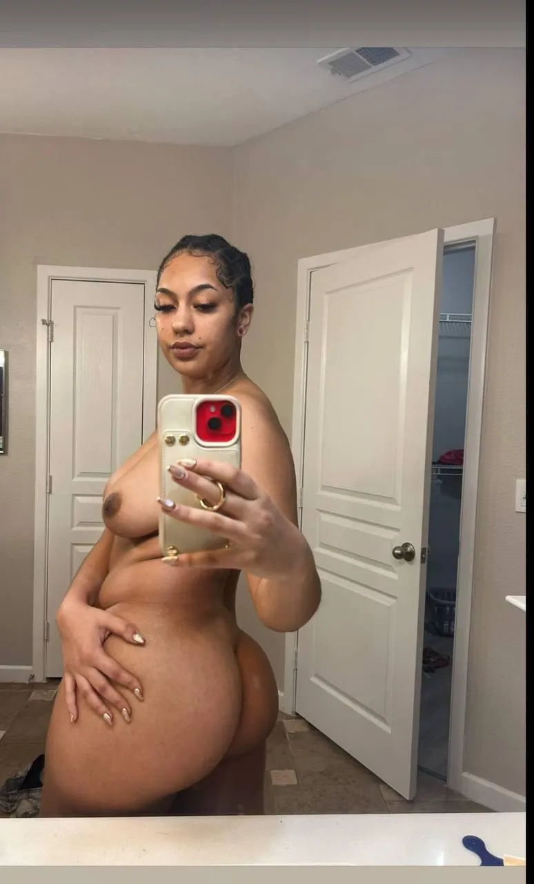 20[F4M] who wants some alone time with me