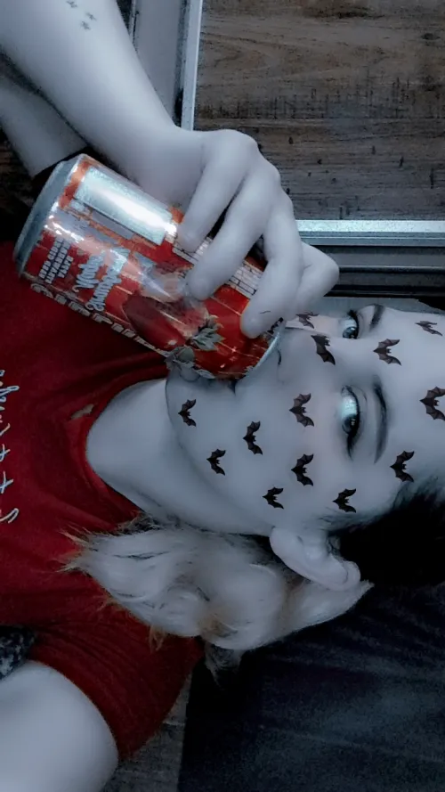 buy me a drink and come join goddess 🥂