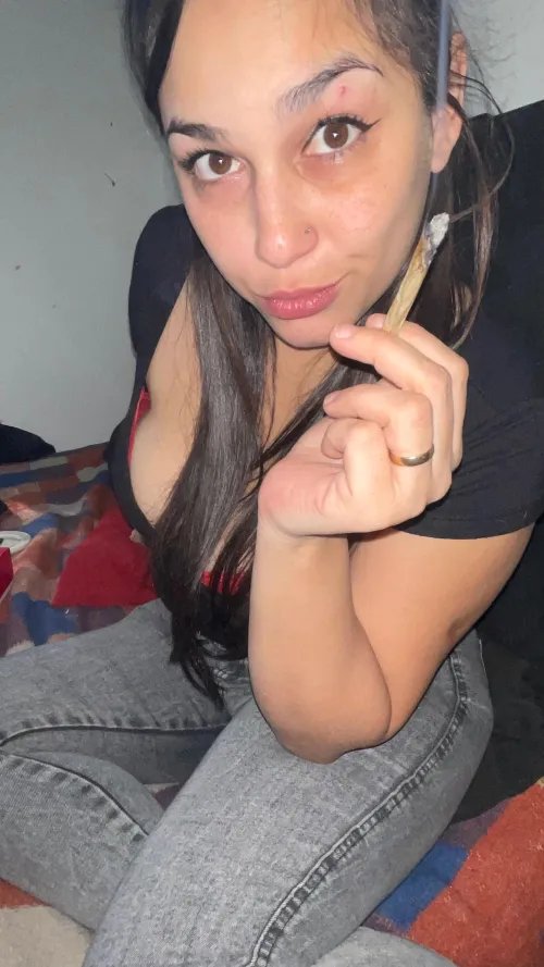 Mommy wants to give you a hit... Are you ready for this joint with your favorite milf?