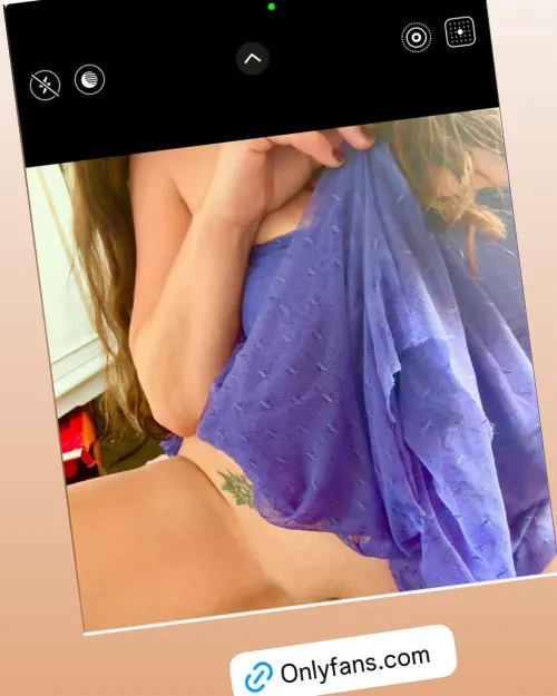 Took one hit, pulled this up, and realized…I’m way too soaked to pretend I’m not thinking about riding someone’s face.