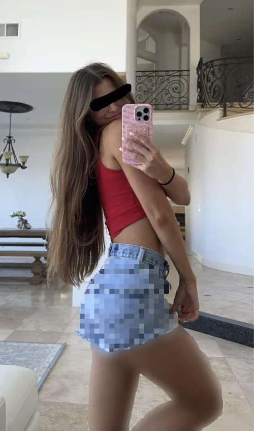 worship mommys ass in denim shorts