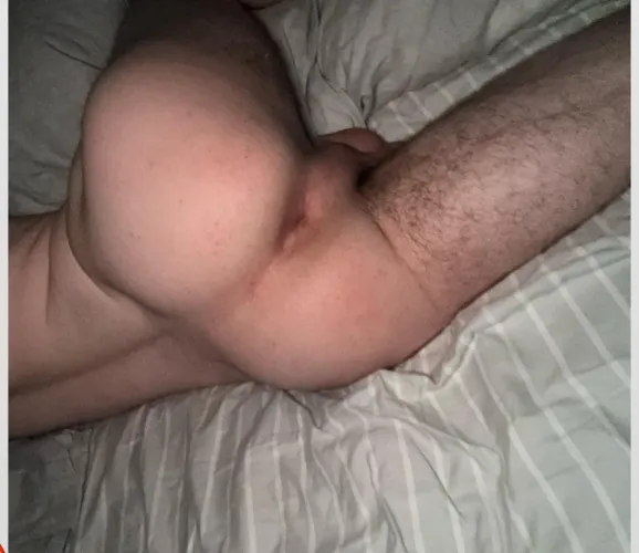 20m Toronto bttm looking for top. Send a pic w message. White,5,10