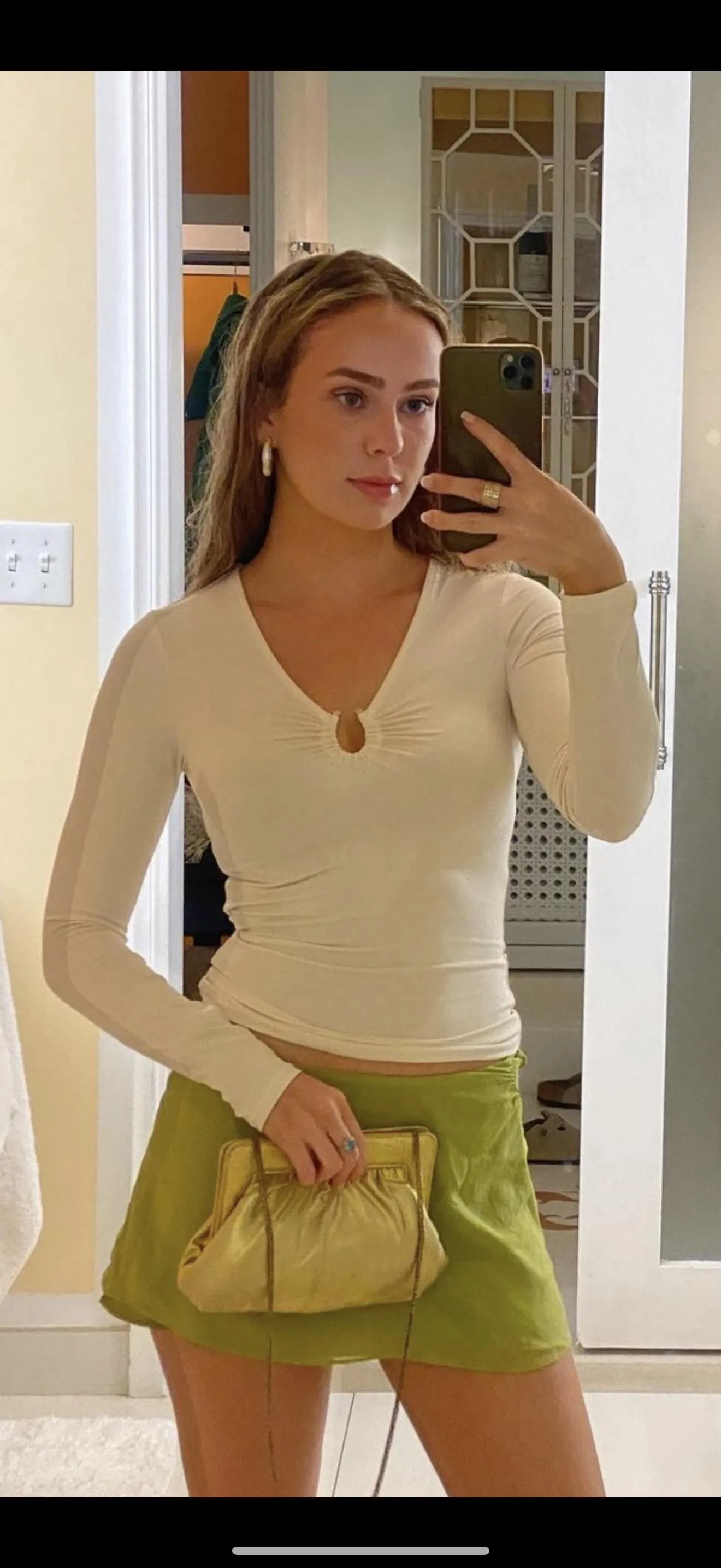 21F looking for older bull