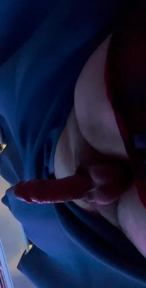 34M hosting a discreet gloryhole for military and blue collar men. I have clean pussy toys and hot mouth, your choice ! I host