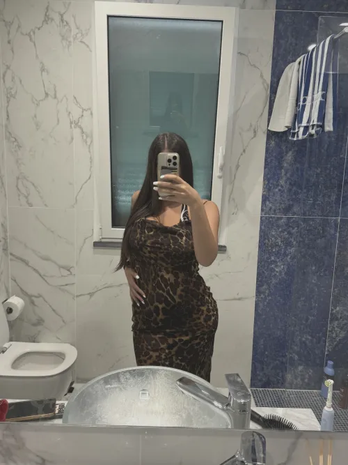 Born to stand out… and this dress isn’t doing me any favors