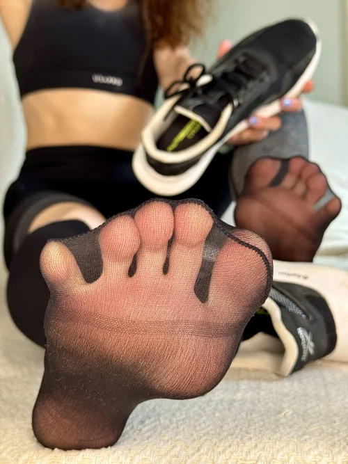 Can I put my sweaty nylon soles in your face? 🫦👃👅