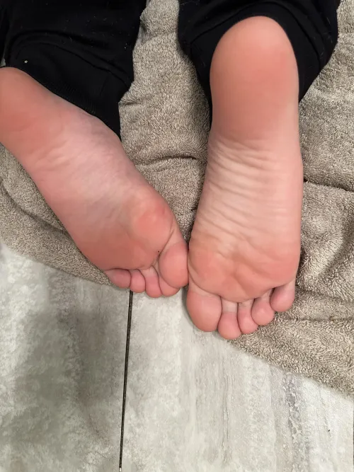 Cover my soles in spit and cum