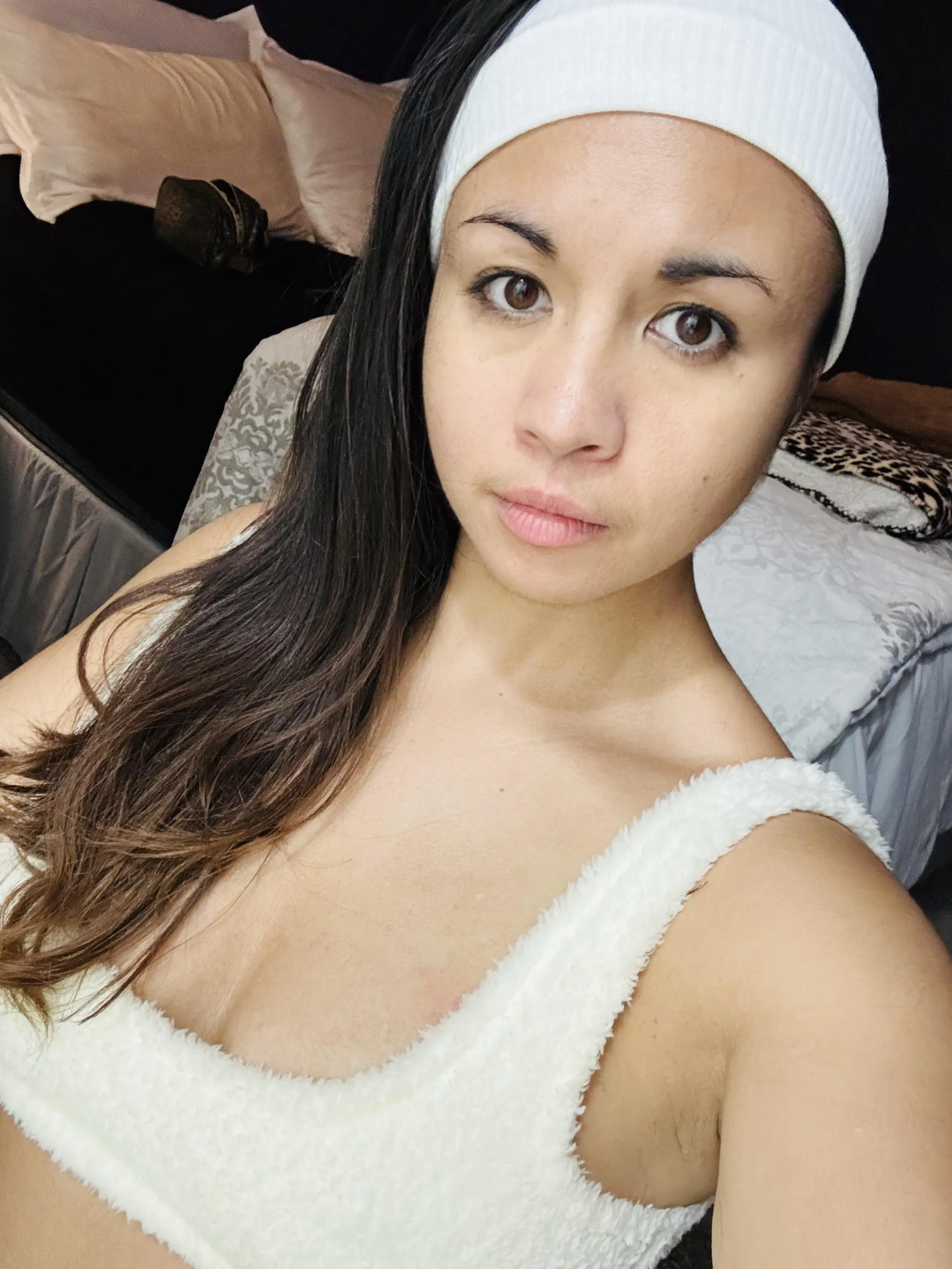 Does wearing white look good on me?