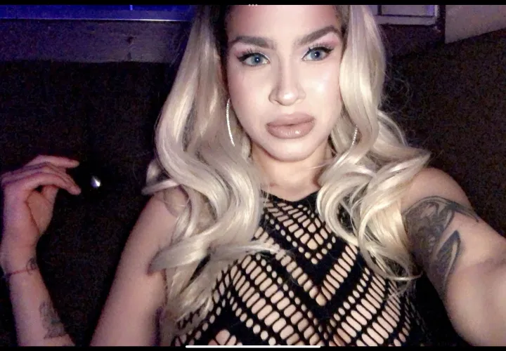 Gorgeous Remi Slate is ready to satisfy you right now