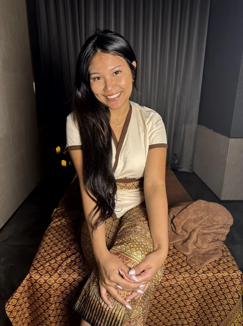 I'm gonna to send nudes to you as many guys as I can, you wanna be next?