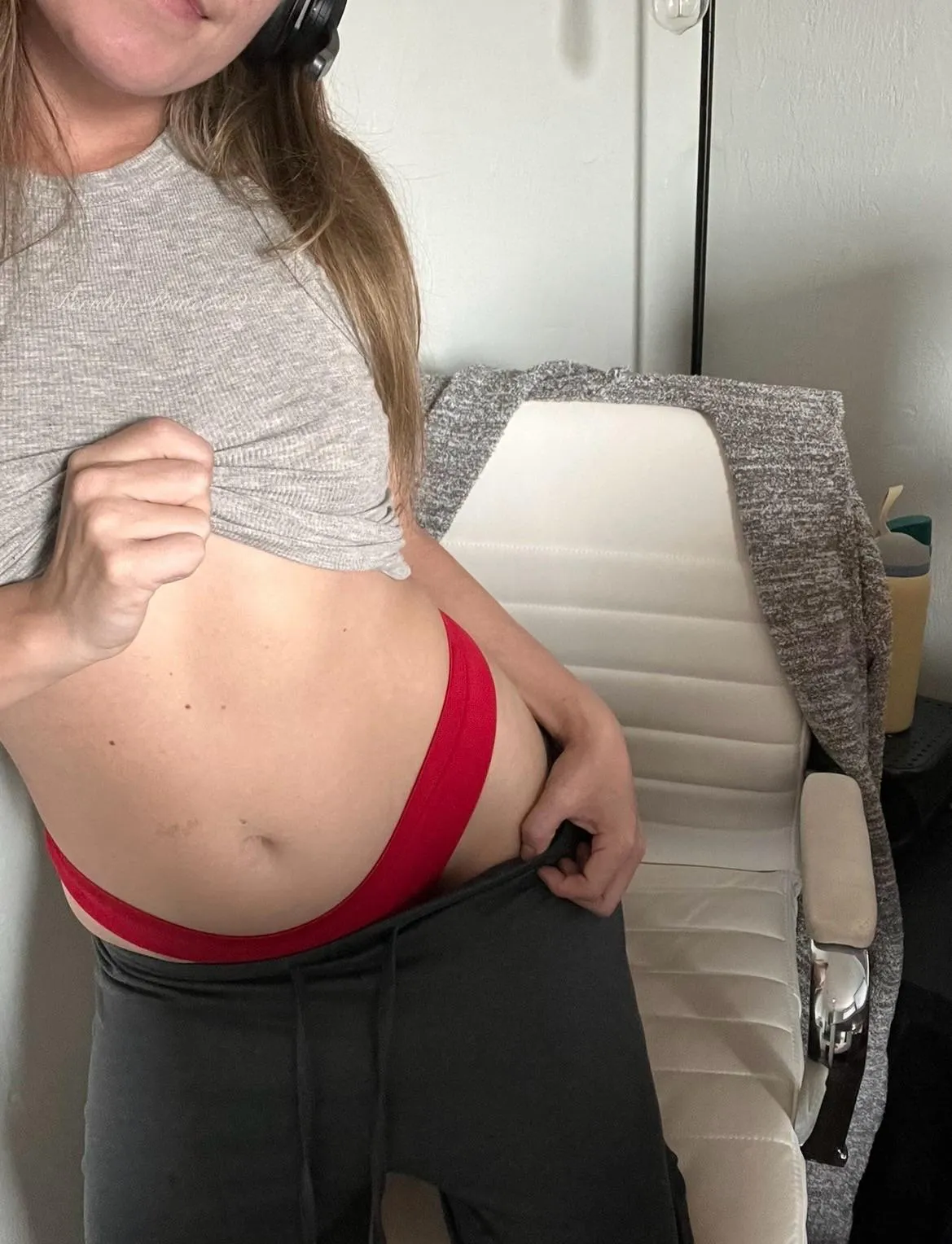 Imagine how small the back is 😈