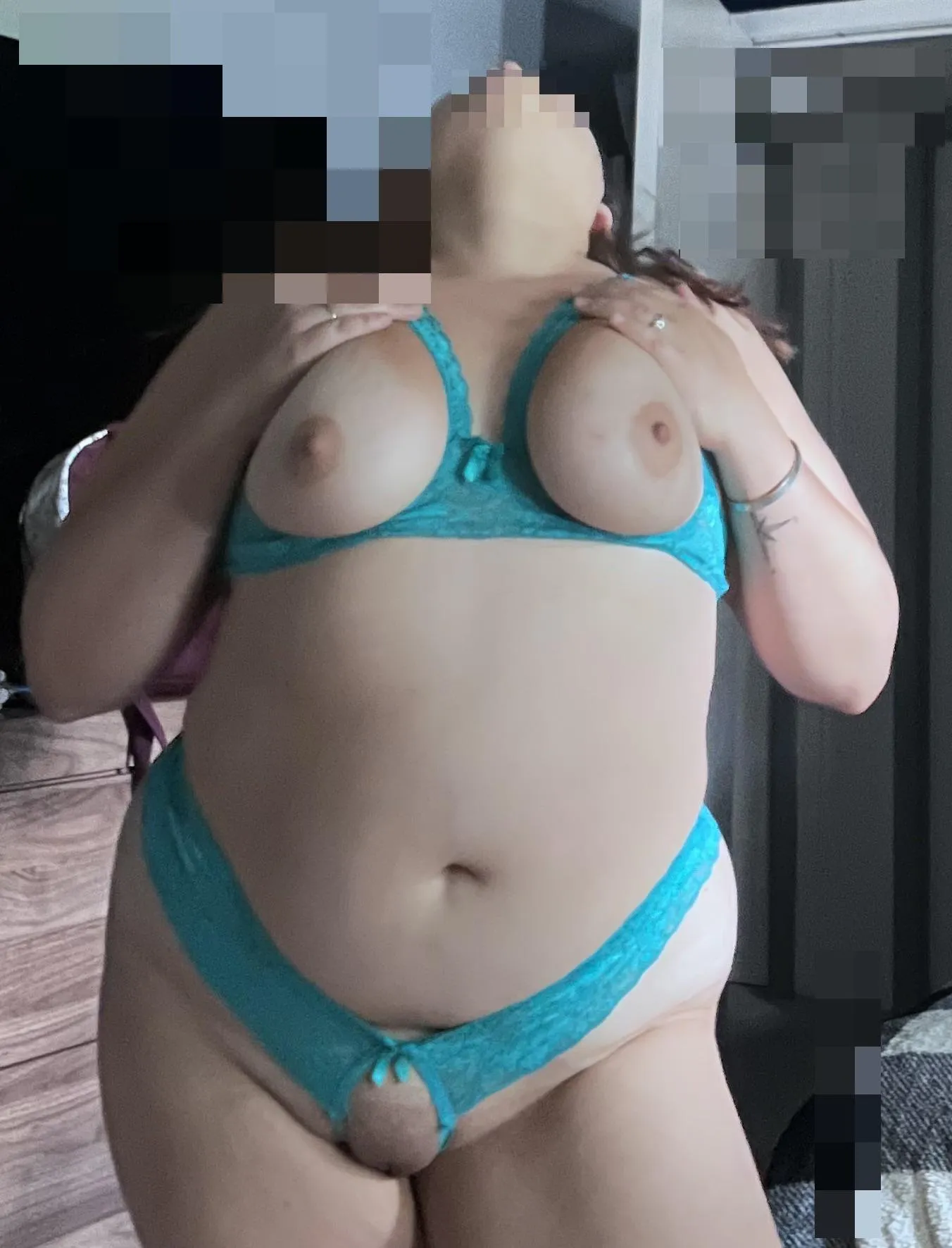 Latina bbw wife loves showing off