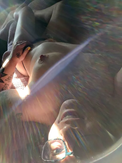 🎶🎶 My twisted humor make him laugh so often. My honey bee, come and get this pollen. 🎶🎶 [mlgw]