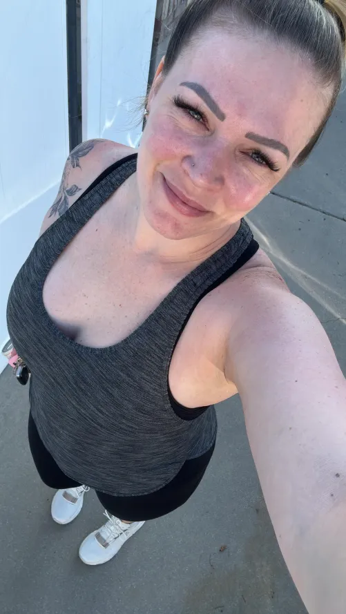 Should I fuck a random redditor who reacts to this 🤤😉