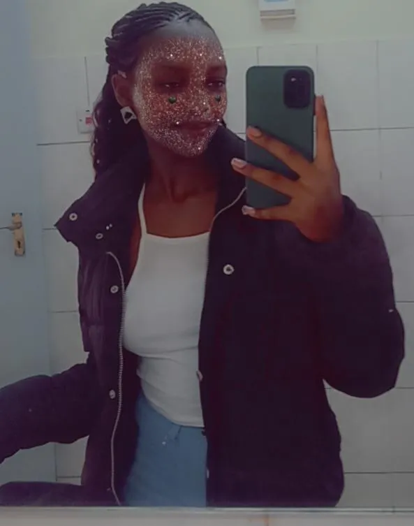 Stepping into your day with confidence and a knowing smile, because a powerful Ebony Queen deserves all the devotion👠👄