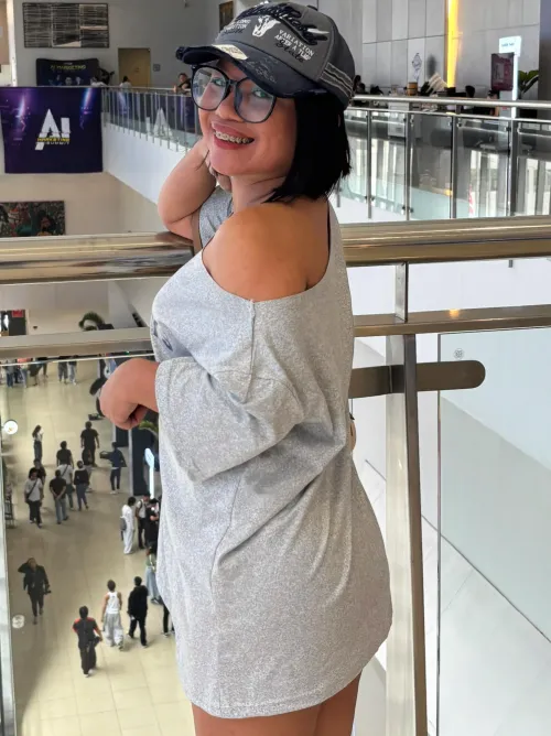 Subscribe to my Fansly to see more 🤗