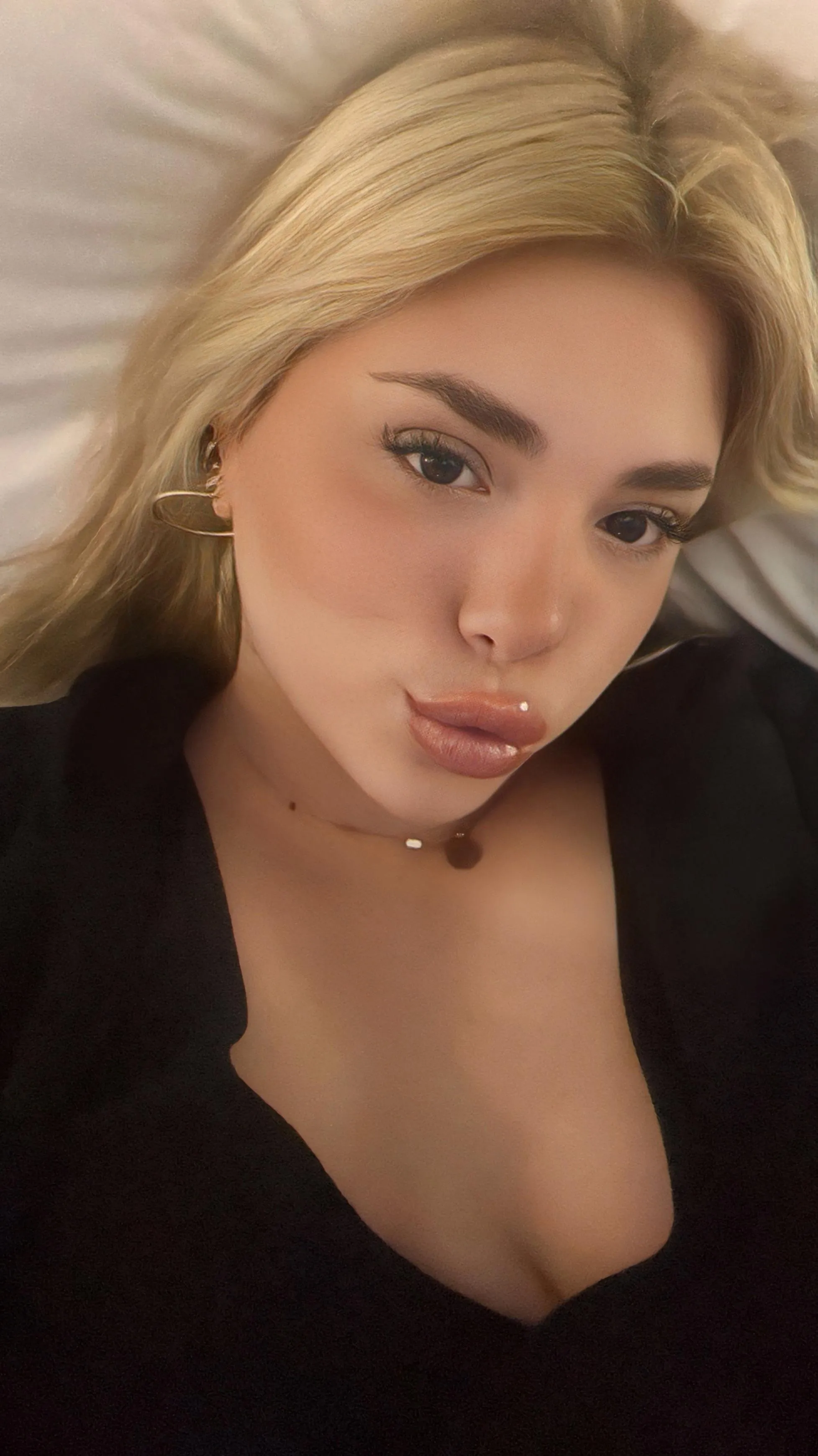 Sweet lips, guess what they're good at