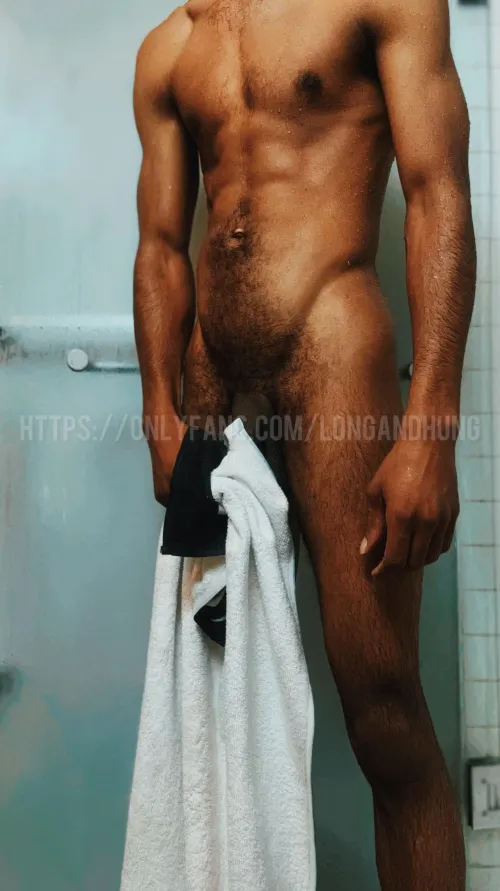 30 [M4MF] - looking for a hotwife or couple. 6’1 tall bbc. Chill and experienced. Hartford ct . Can travel or host