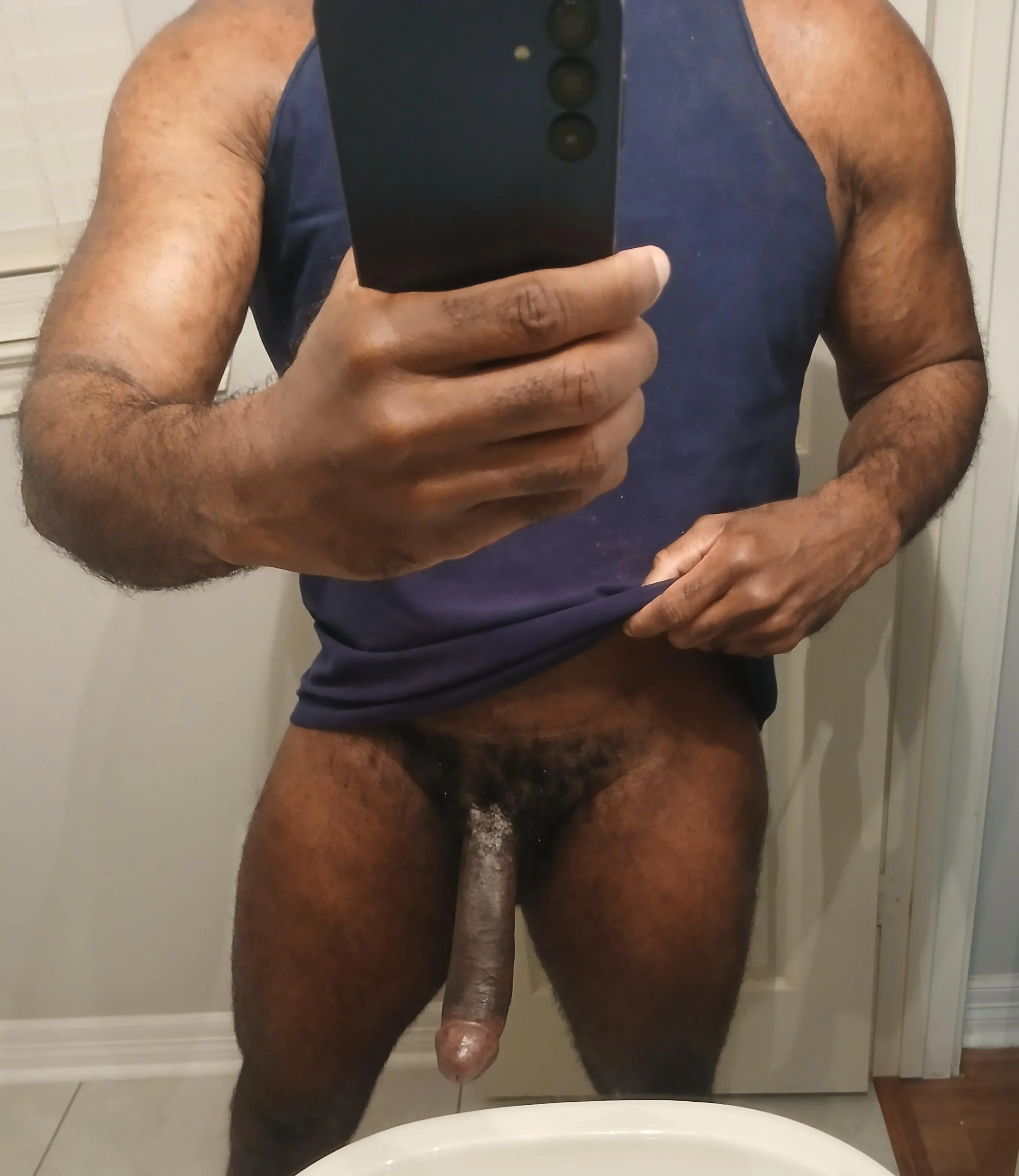 [50] Fit 8 cut hung looking for cut JO bud near downtown. Be hygiene clean.