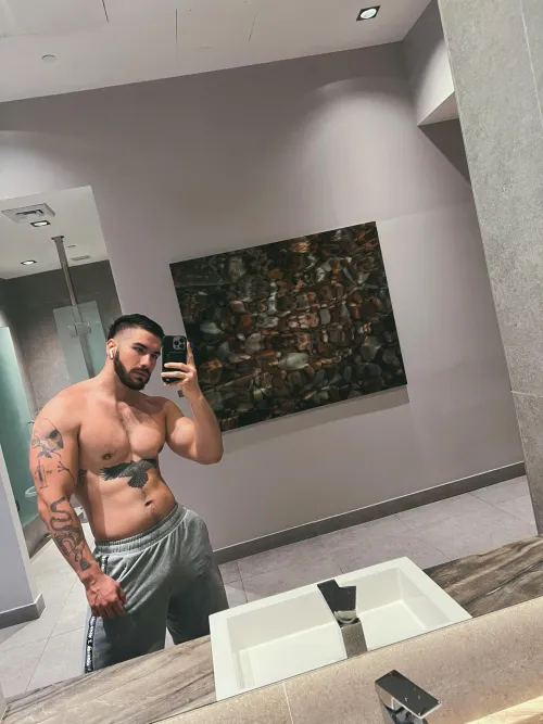 Can I be your new gym buddy?