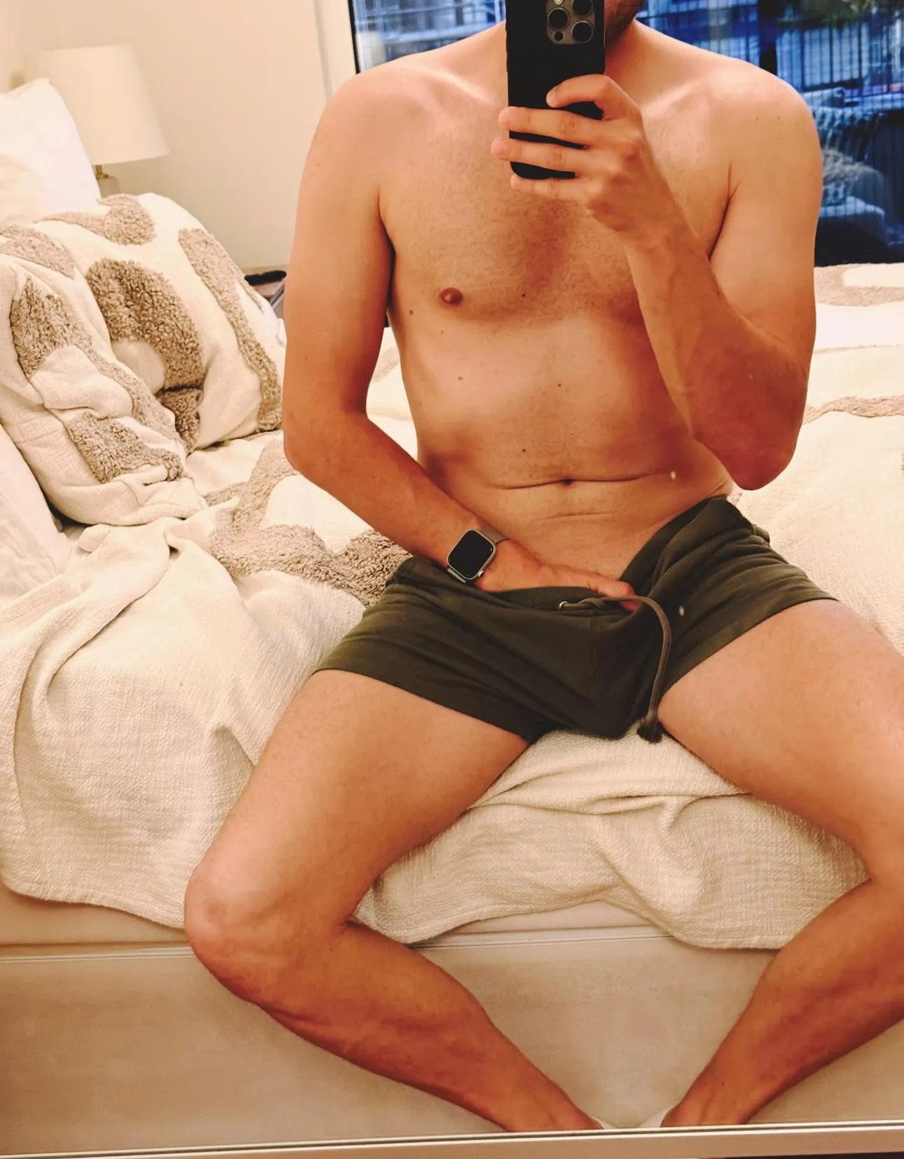 Hi, horny Top sucht BTM in Berlin. Max. 30. DM me.