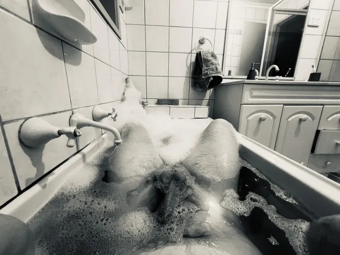 Mid 30s | Near Glenroy | Curious