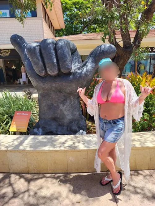 Stopping to throw you a little shocka in front of a shocka as I do a little shopping showing off my tits in my sexy bikini  :)