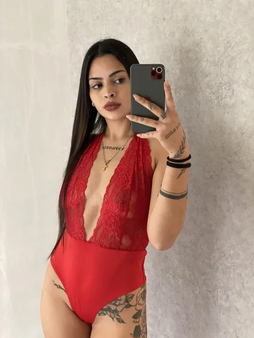 Tu trouves que le rouge me va bien ?