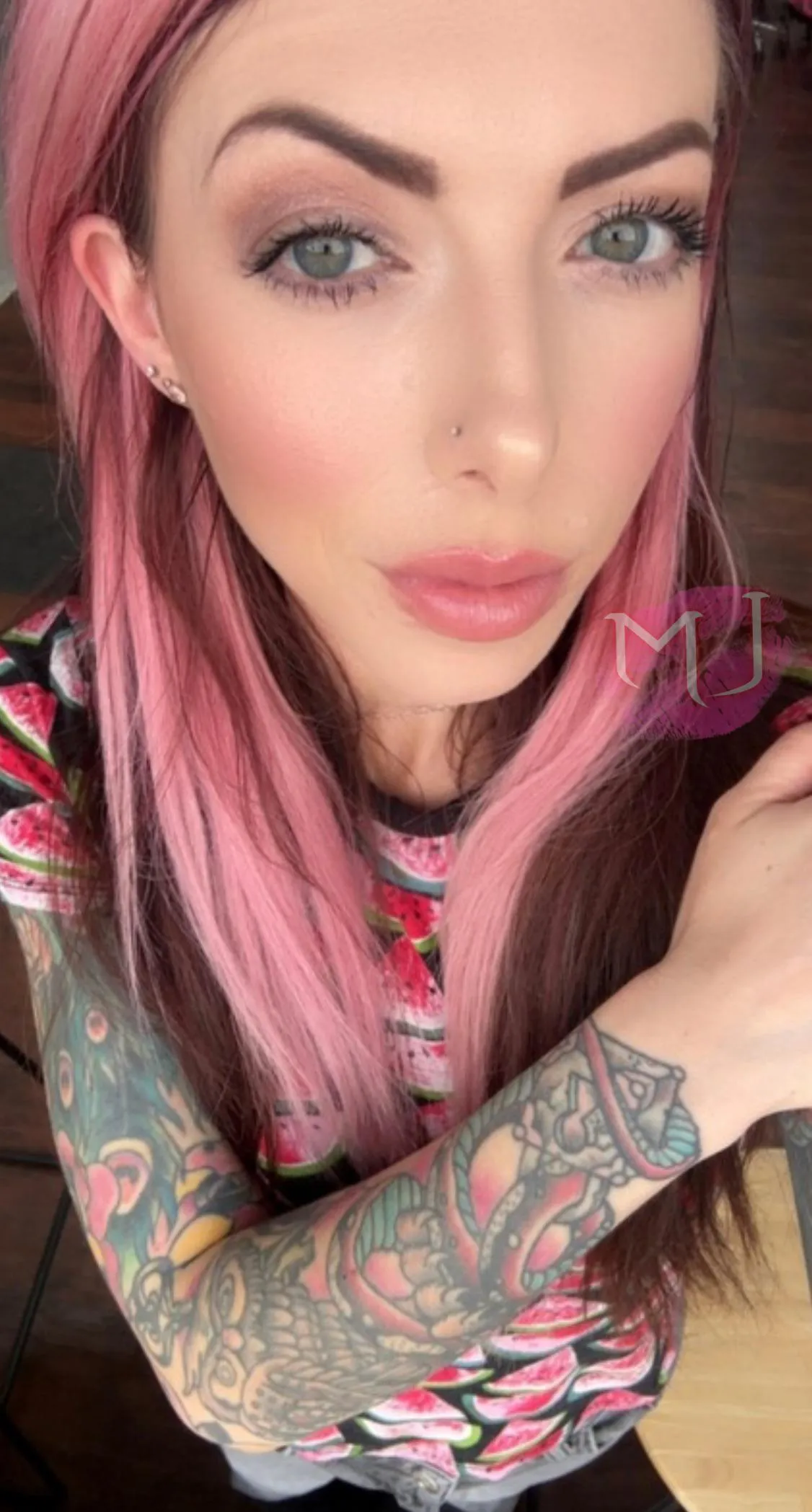 What's the problem simp? Feeling weak and intimidated by a girl half your size? Good now send! 😈