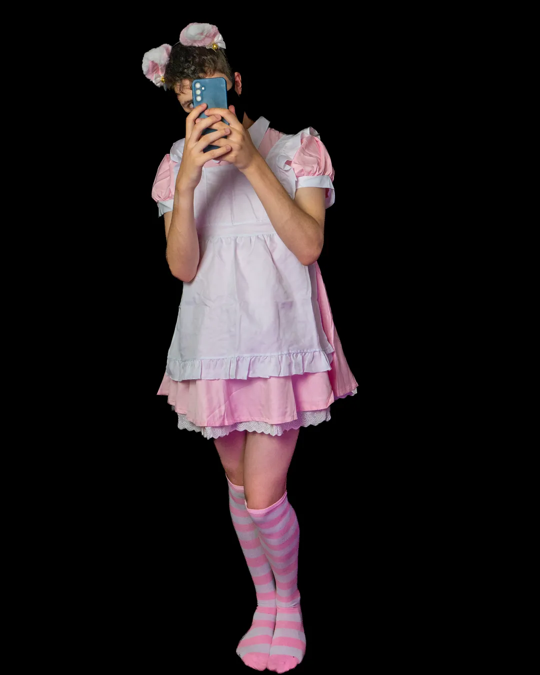 18M Femboy looking to be sissy, DM for naughty pics :3