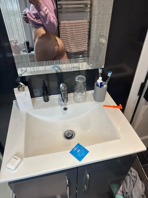 21dundee lube it up for me