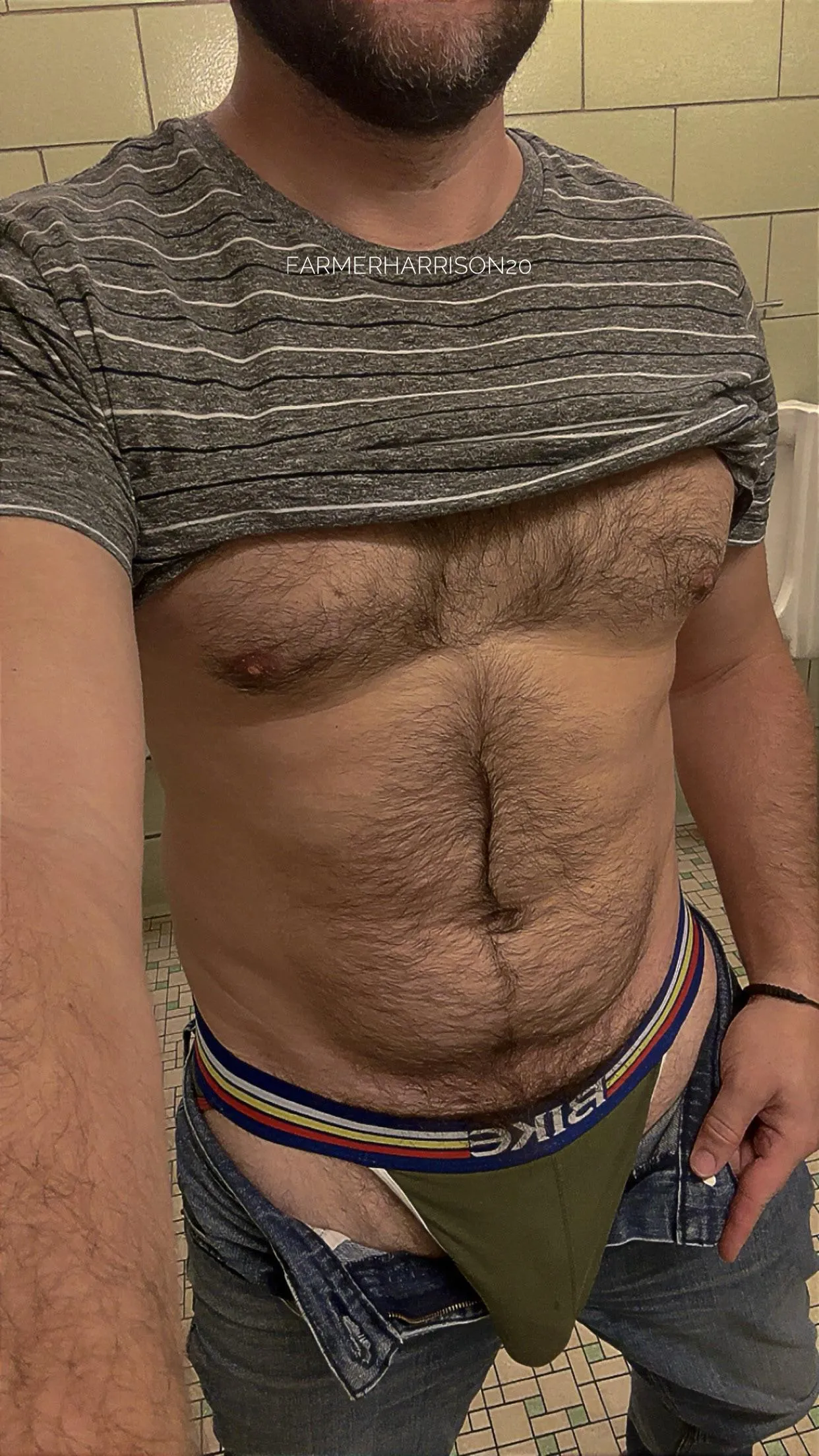 Happy Friday! I’m bulging up good today.
