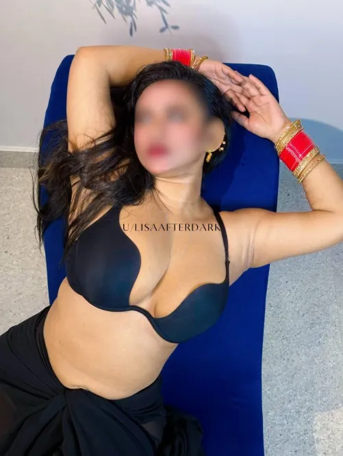 Imagine your next-door waiting for you like this… alone, wet, and out of excuses