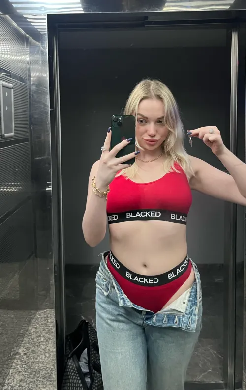 Just locked my first irl cuck now I'm omw to my Bull