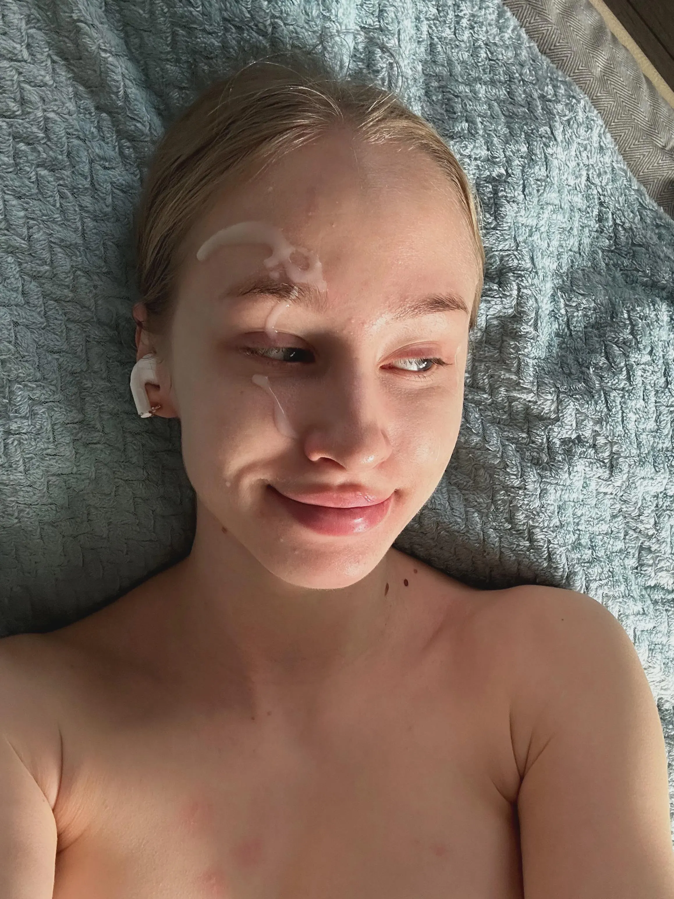 f19 I love having a delicious mask put on my face