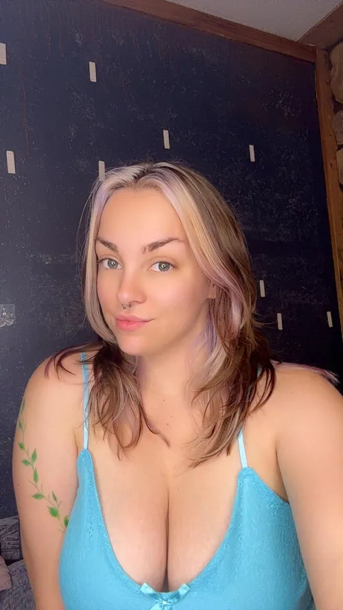 I want to rate some cocks ;) Telegram is kriisssy dm here for snap