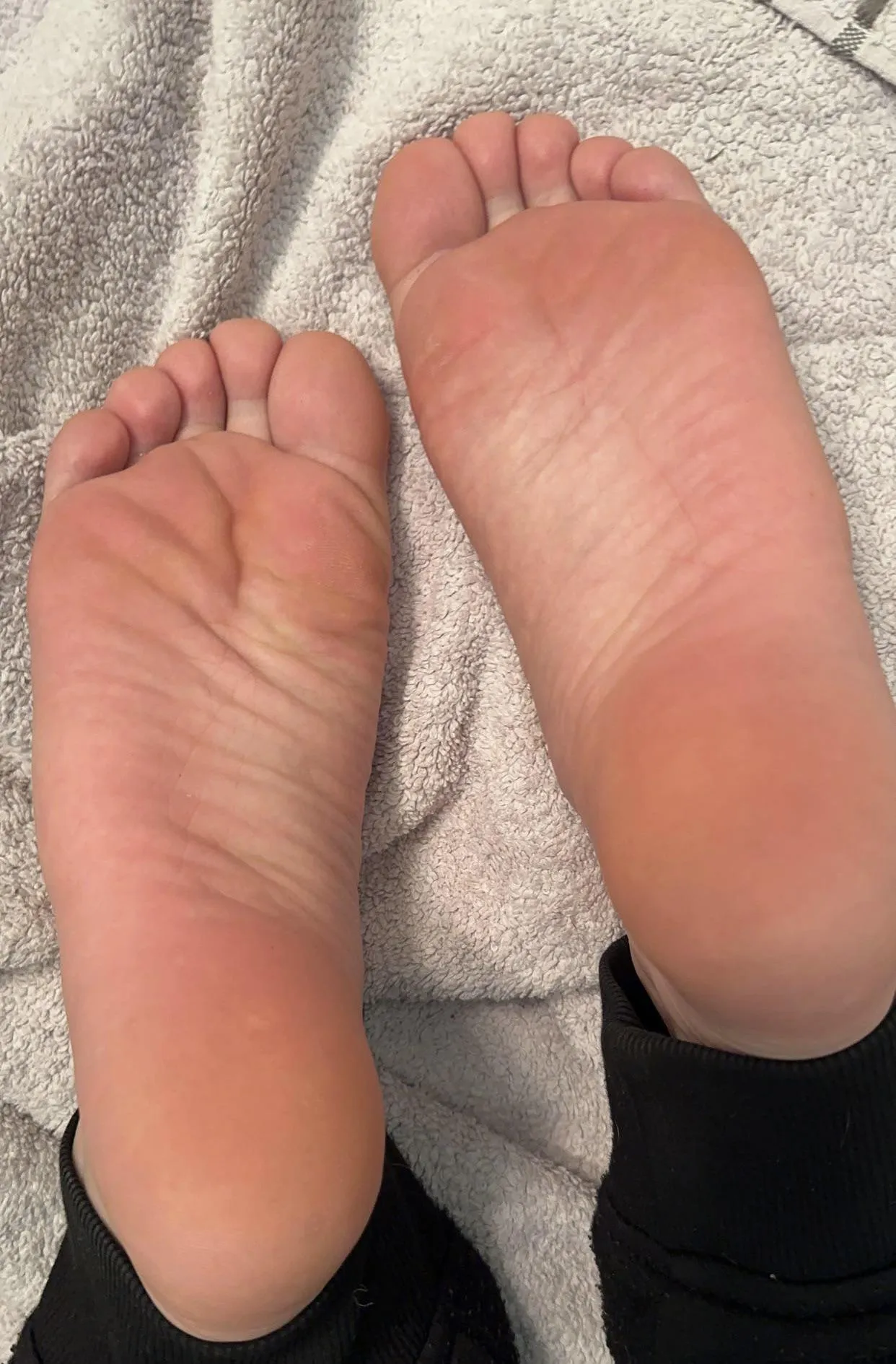 My hot feet are begging for your tongue and cock