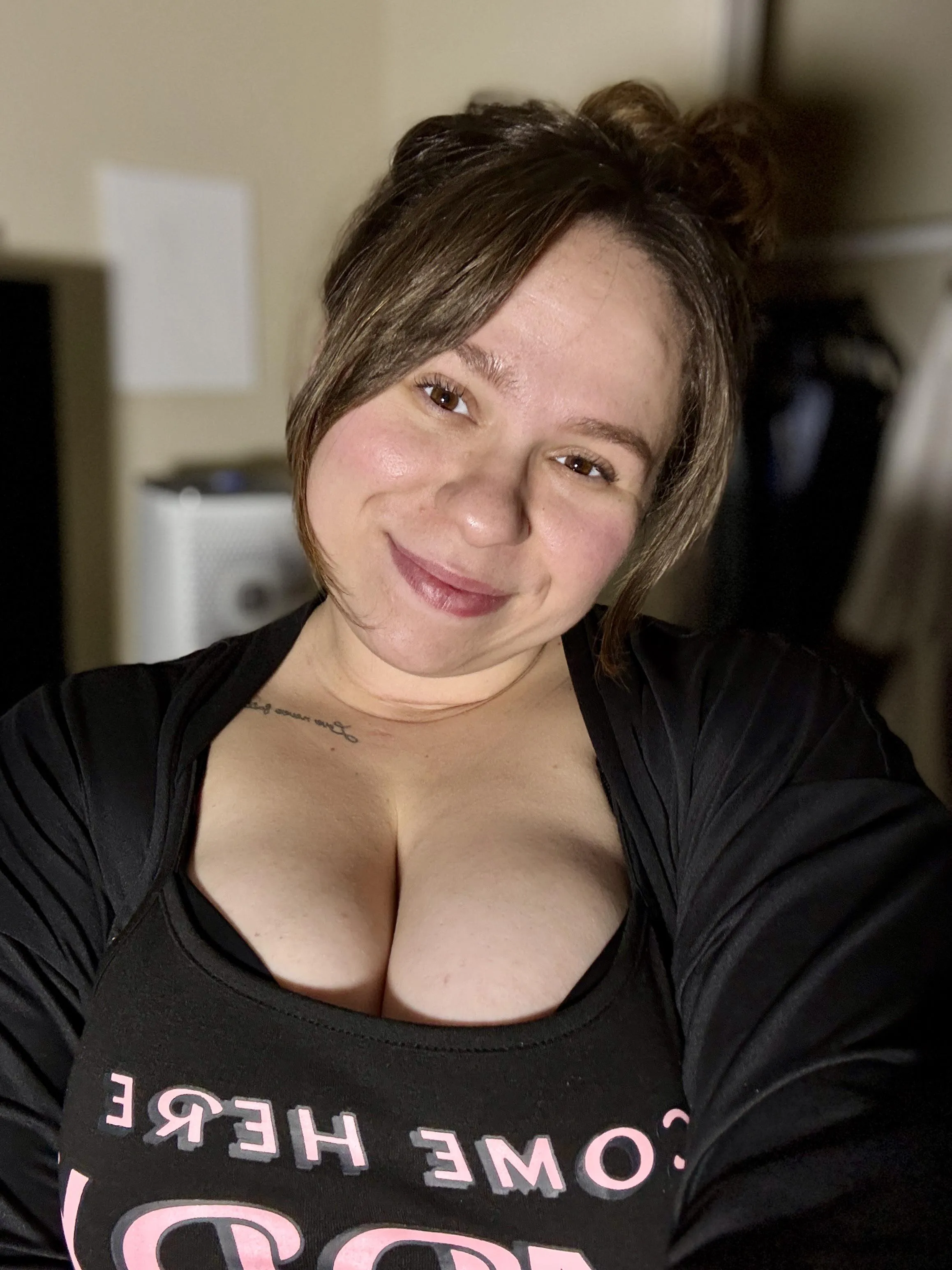 One more hairbun picture  in this top cause I love it