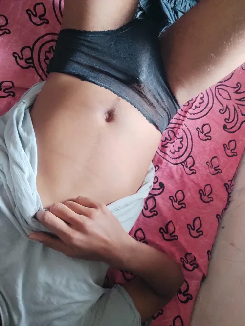 Waking up in panties like this 💋