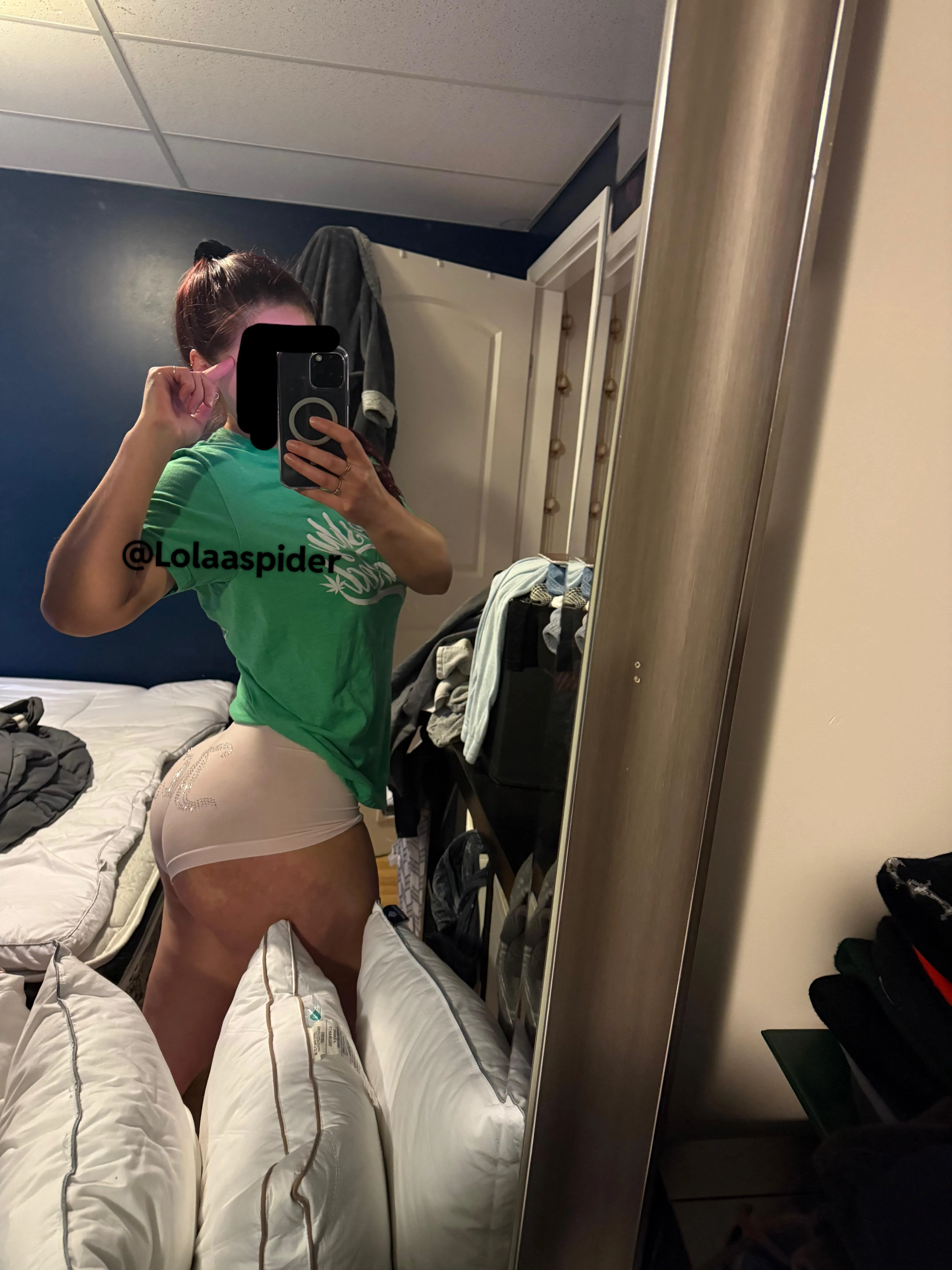 Who wants to help me finish making my bed and mess up my hair bun even more👀 (F)