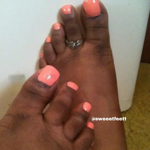 Anybody likes toe rings?