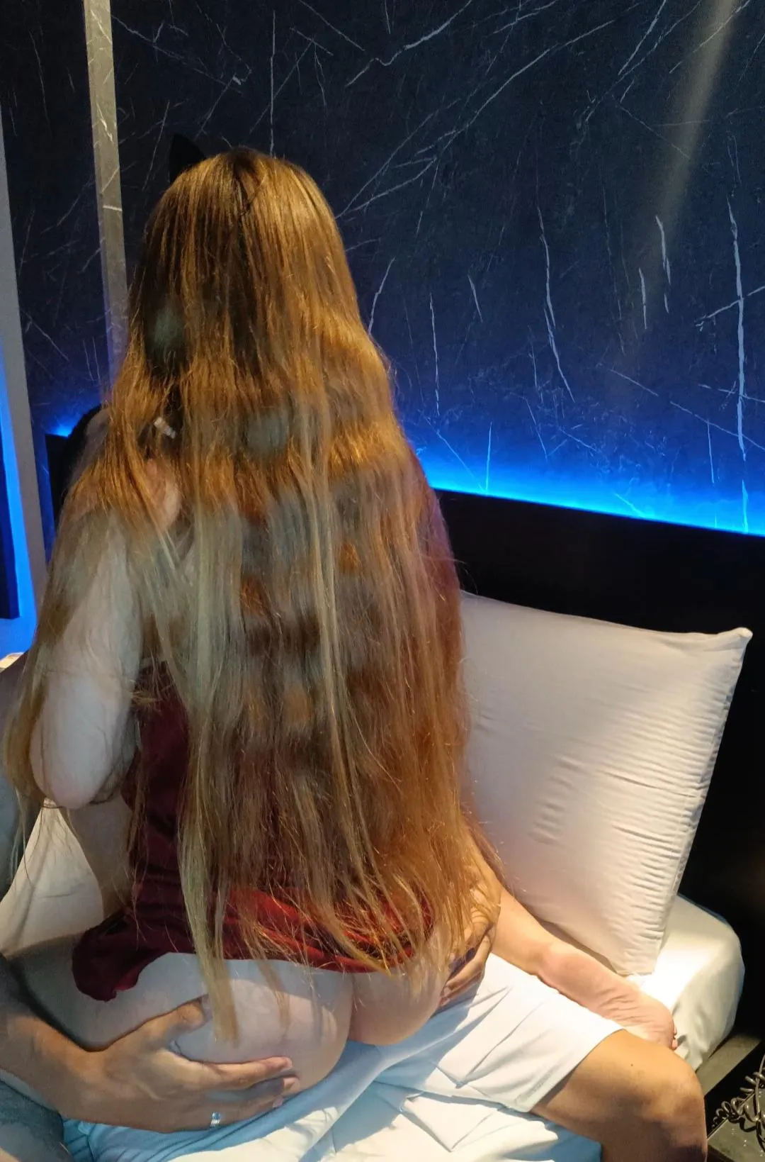 Come see how long he can last just kissing me in this position 😈🌶️