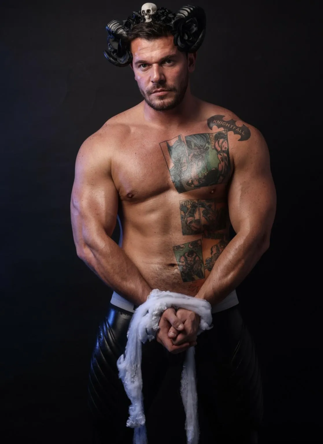 Im definitely more of the type to tie you up😈