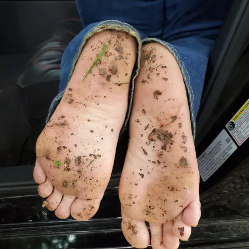 Silly me! The shoes I wanted to wear to work today were left in my car. I thought I could just walk out there & dig them out, unscathed. Obviously, I was wrong! So, now what do I do? Or, better question, what do YOU do with this?